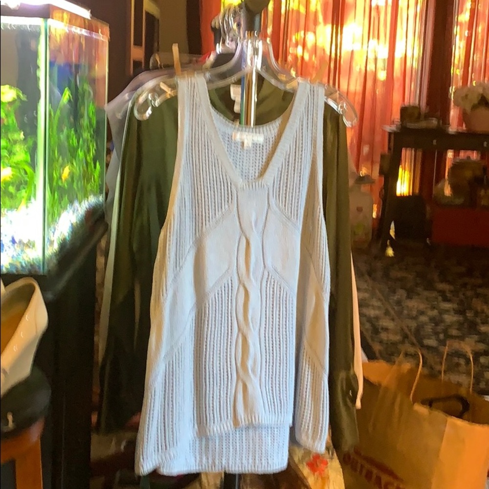 Sweater - sleeveless